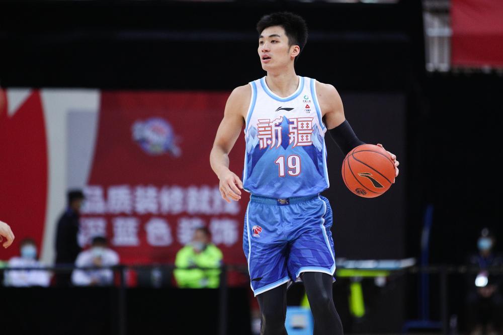 青岛队轻取太阳,周琦扛起全队 青岛队轻取太阳,周琦扛起全队