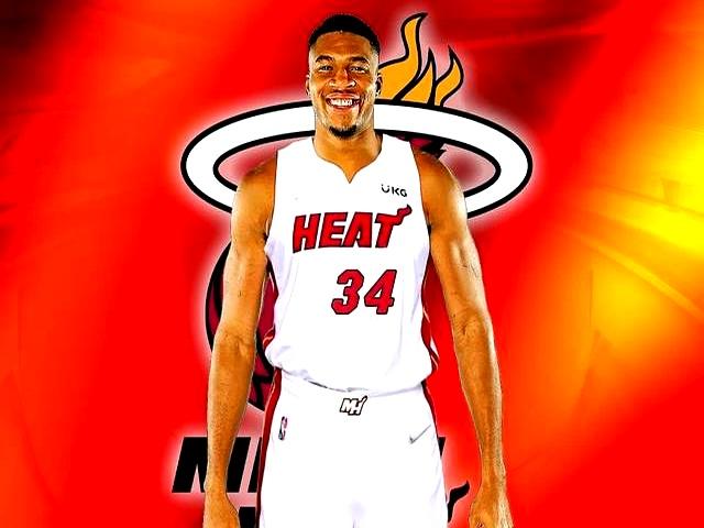 福建队轻取火箭，字母哥刷新纪录