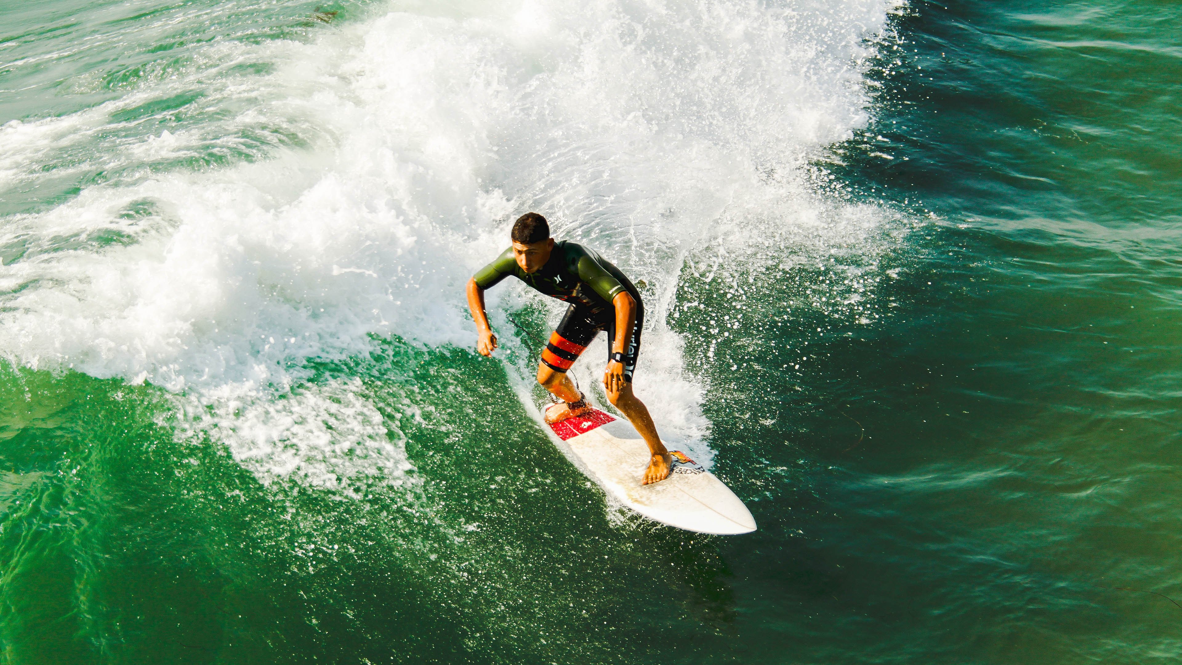 开云体育官网-深圳队冲垮猛龙，范弗利特在西甲国家德比接管比赛
